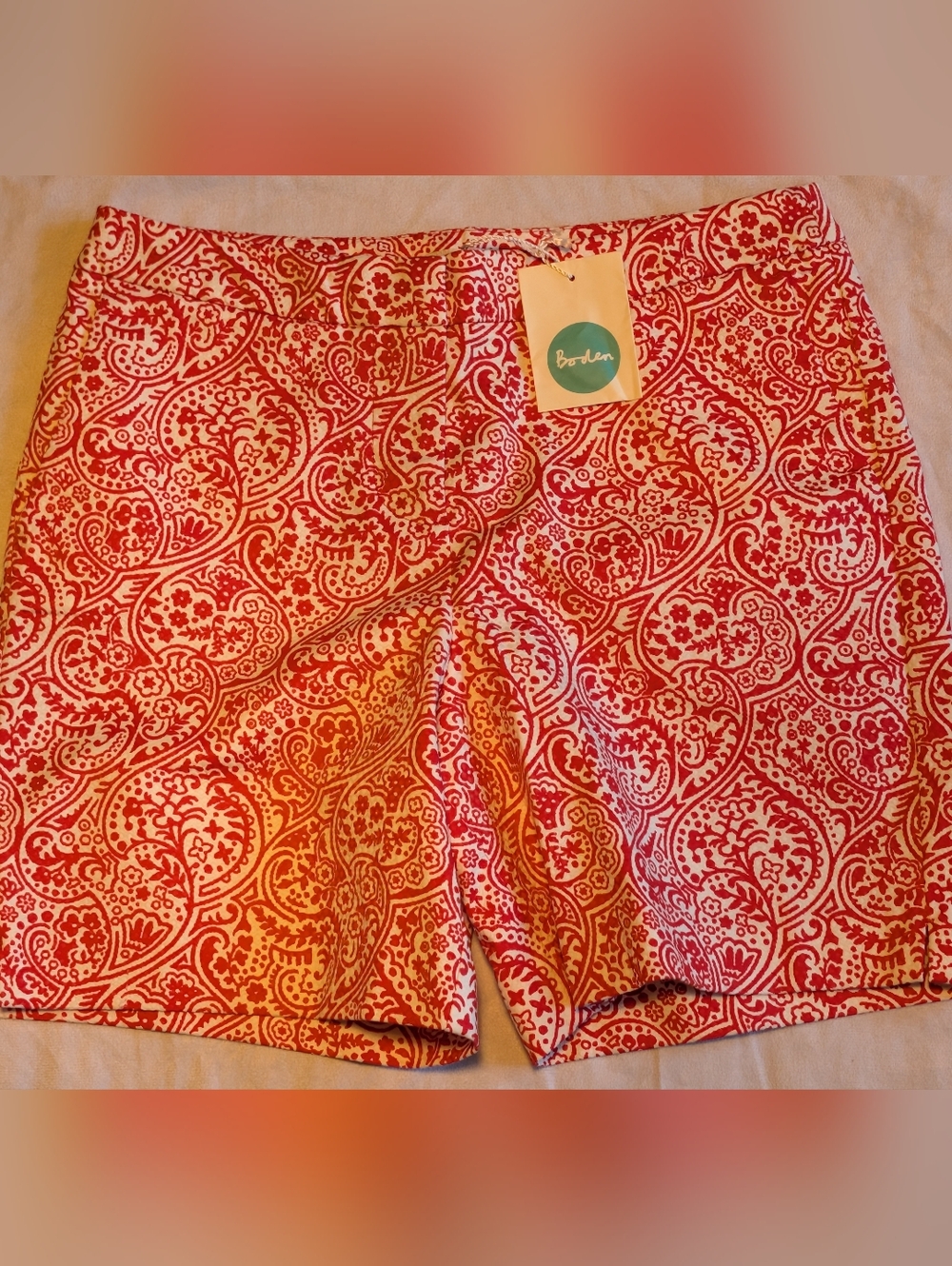 Boden NWT Red Paisley Bermuda Shorts Size 4
